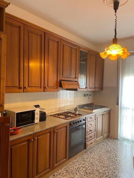 Iris Hosting Appartamenti Per Famiglie Favaro Veneto Luaran gambar