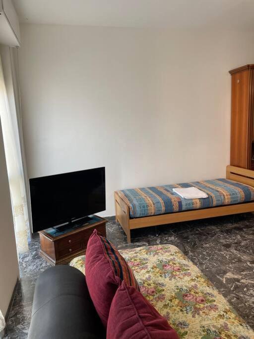 Iris Hosting Appartamenti Per Famiglie Favaro Veneto Luaran gambar